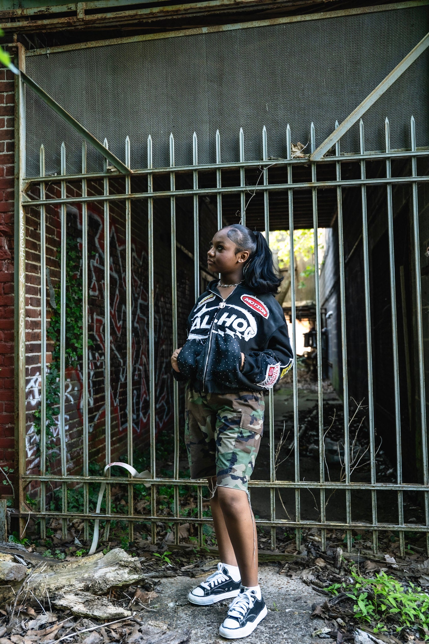 "BLACK" BH ZIPUP